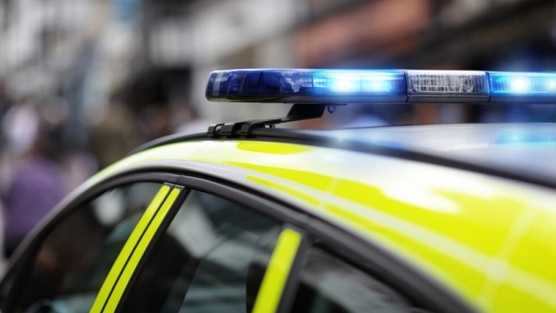 Полицай беше тежко ранен в Лондон, след като беше нападнат