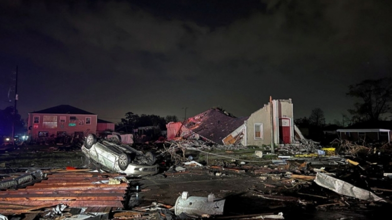 Торнадо удари снощи щата Луизиана в южната част на САЩ.