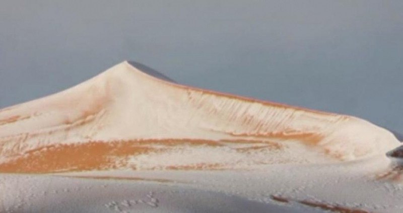 Сняг падна в пустинята Сахара. Снежната покривка е достигнала около