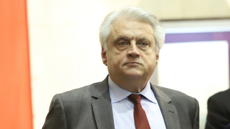Решението за експулсирането на 70-те руски дипломати от България не
