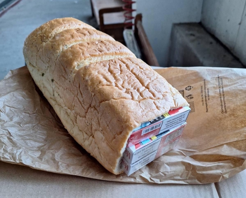 1 160 къса (3058 кутии) цигари, скрити в хляб, задържаха