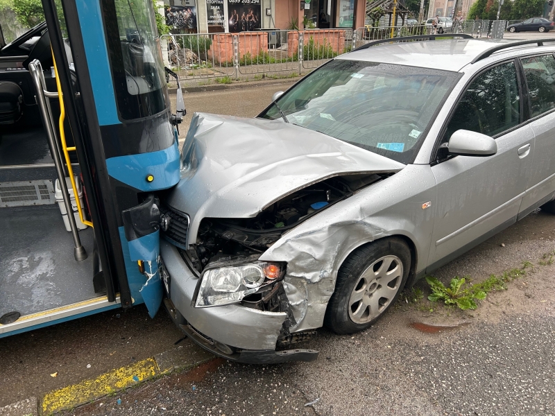 Шофьорът на автобуса от градския транспорт във Враца, който даде