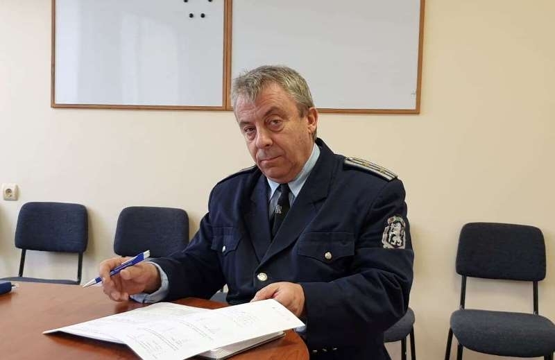 Началникът на сектор Пътна полиция във Враца Иван Коцев е