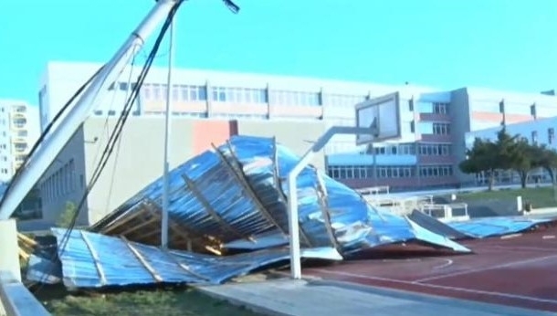 Опасен инцидент се разигра в училищен двор в Хасково. Заради