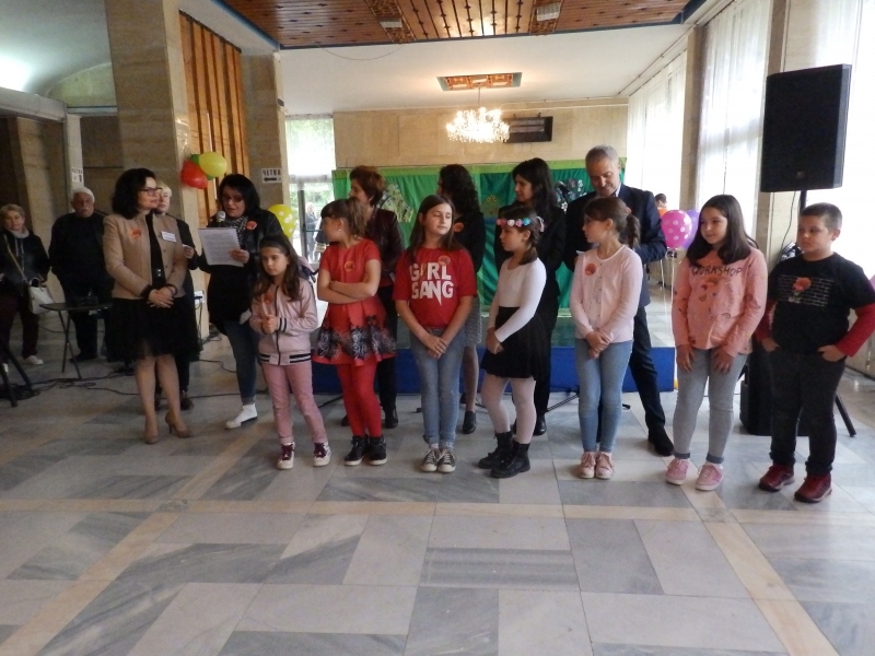 Кметът на Монтана Златко Живков днес чете пред деца в