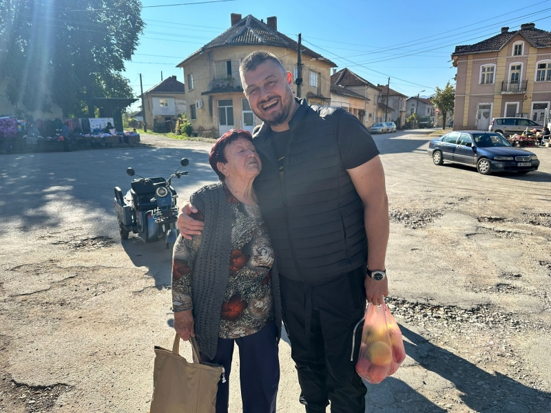 Днес водачът на листата на АПС Николай Бареков се срещна