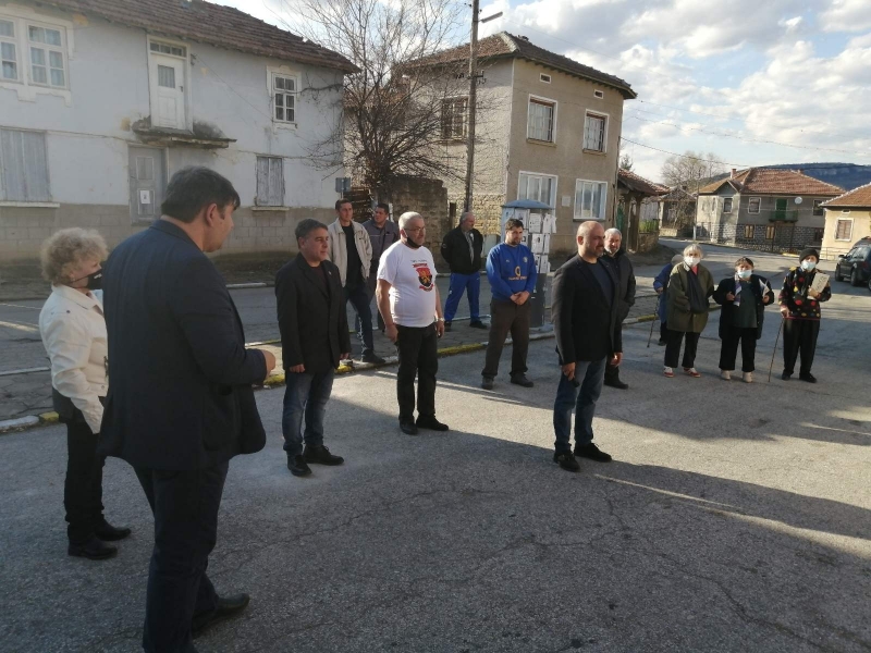 ВМРО отдаде почит пред делото на революционера Гено Димитров пред