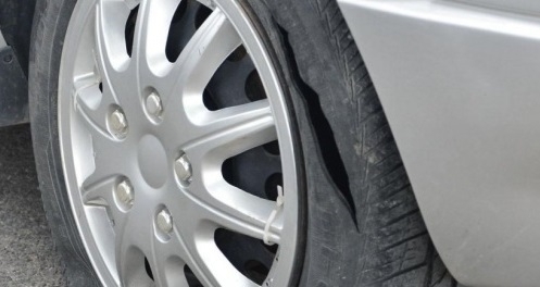 Нарязаха гумите на кола във врачанското село Фурен съобщиха от