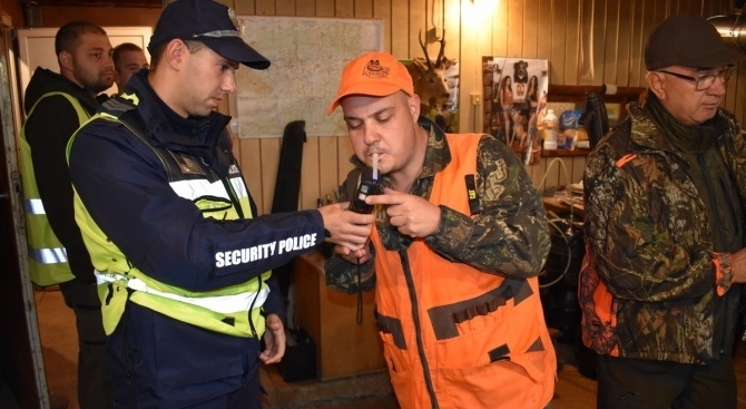 Полицаи провериха ловни дружинки във Врачанско съобщиха от МВР Вчера служители