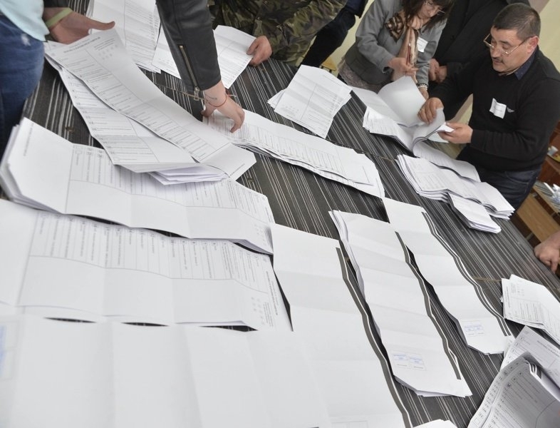 ГЕРБ СДС печелят изборите за Народно събрание и Европейски парламент