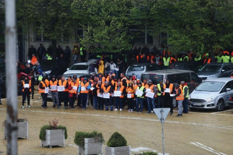 Започна протестът на българска браншова камара "Пътища". Пътните строители се