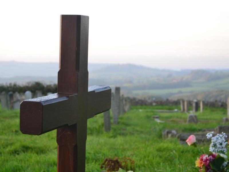 Гробищният парк във врачанското село Радовене е бил изпотрошен съобщиха
