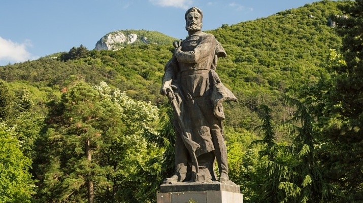 Започва дългоочакваният ремонт на паметника на Христо Ботев във Враца