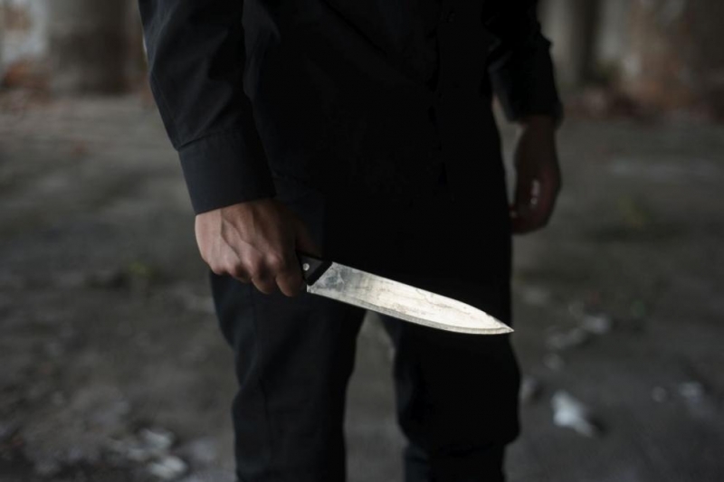 Мъж въоръжен с нож нападна минувачи близо до детска градина
