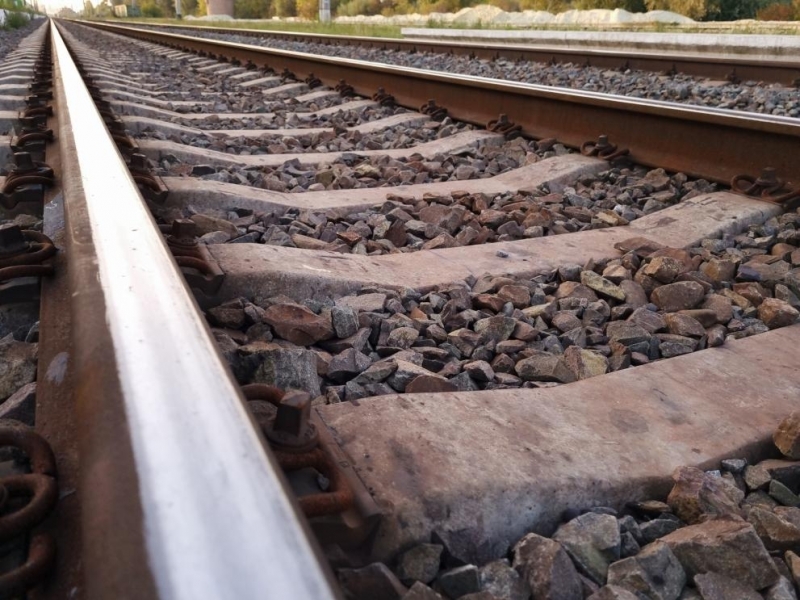 Бърз влак прегази двама работници на БДЖ в Плевенско Инцидентът