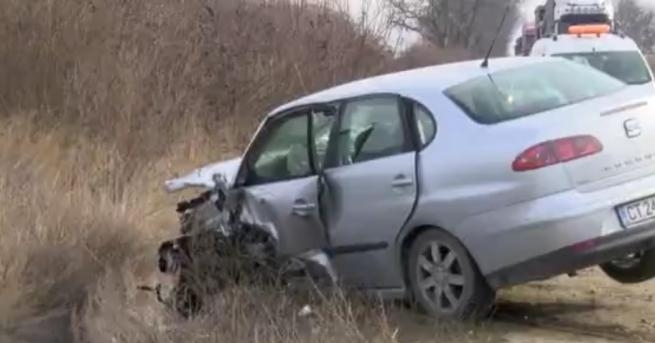 Тежка катастрофа затвори Подбалканския път София - Бургас. Инцидентът е