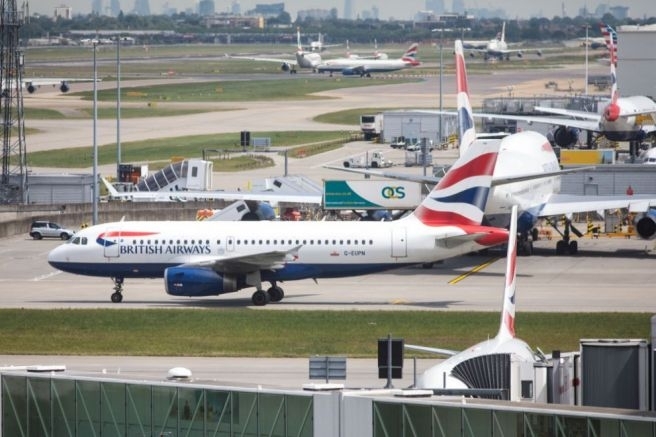 Великобритания разширява забранената за полети на дронове зона около летищата