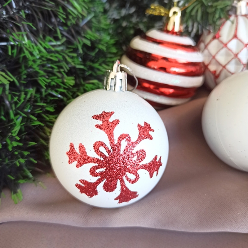 Светлините на Коледната елха в Чипровци ще бъдат запалени днес.