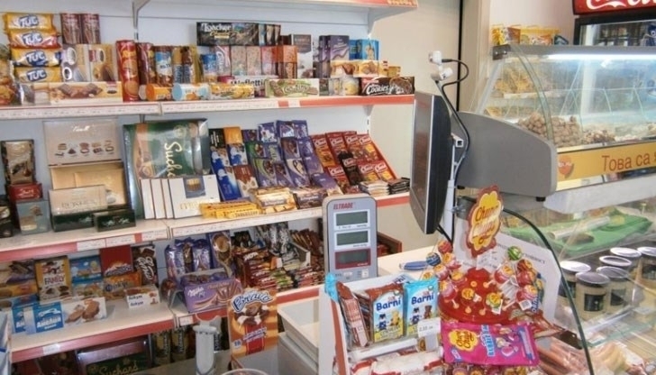 Снощи неизвестен е разбил и ограбил хранителен магазин в Брусарци,