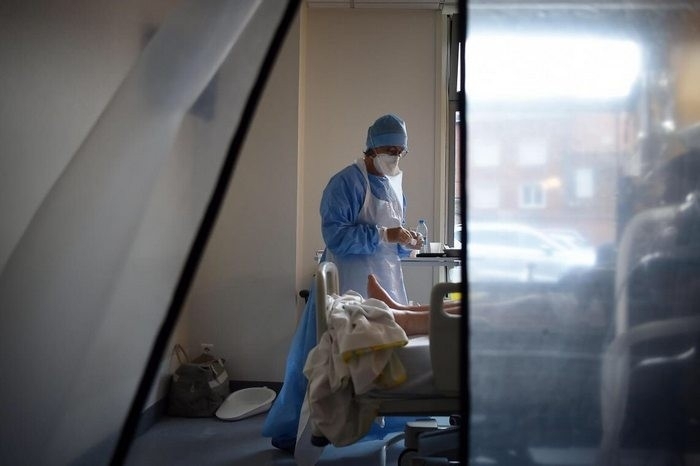 Франция ще възнагради чуждите здравни работници и други чужденци работещи