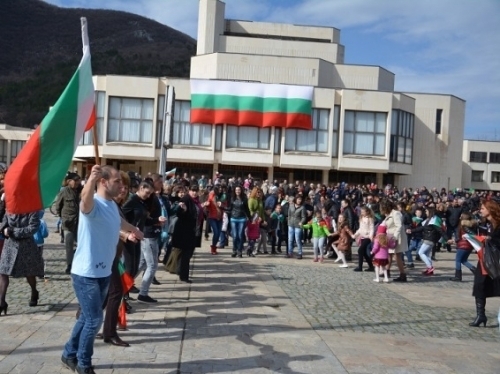 Пъстро българско хоро ще извият врачани на 3 март. Тържеството