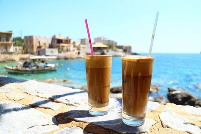 От понеделник ще пием по скъпо кафе на гръцкото море