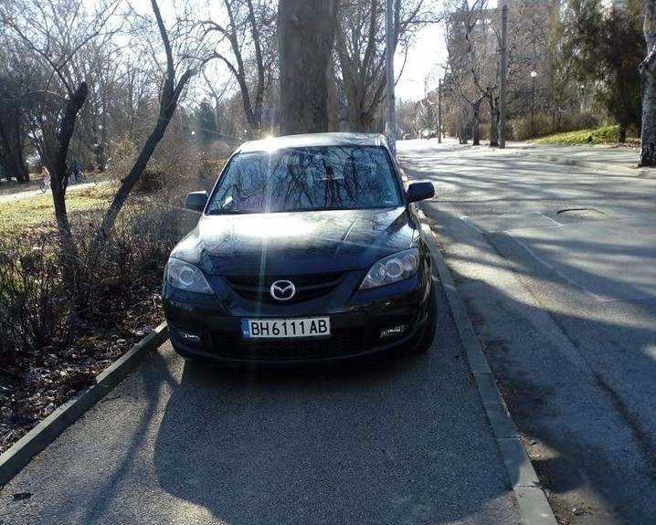 Безумното паркиране във Видин няма край, а последствията за пешеходците