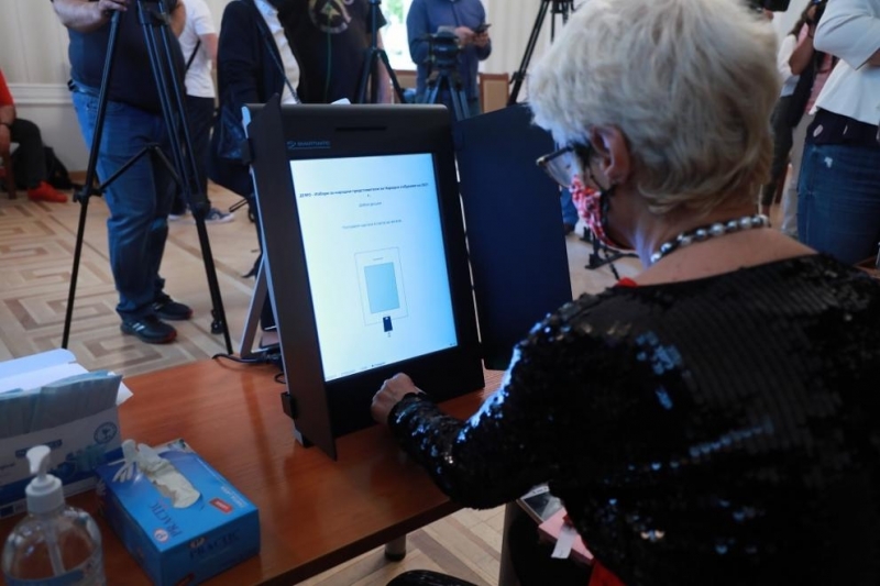 Централната избирателна комисия ЦИК одобри образците на изборните книжа за