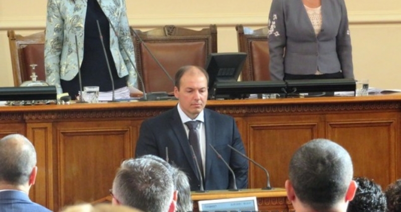 Днес Станислав Попов положи клетва в Народното събрание и влезе