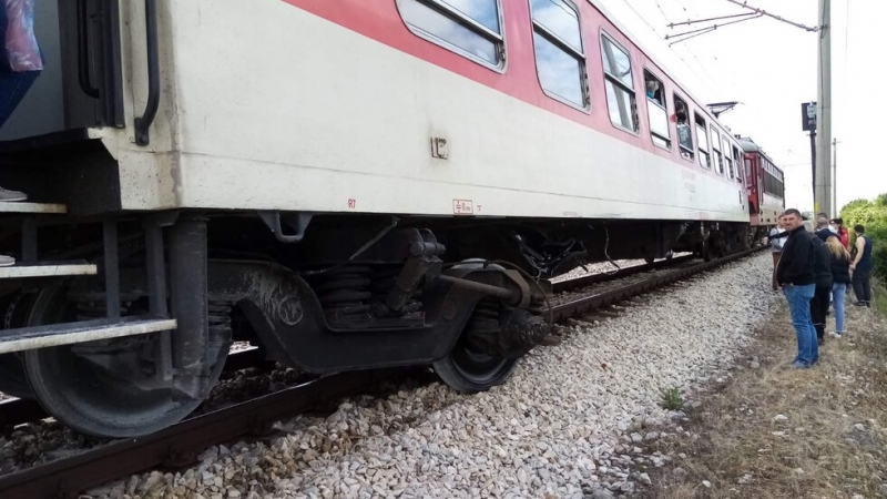 Пътнически влак дерайлира в централната част на Иран съобщи информационната