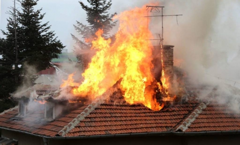 Пожари нанесоха сериозни щети навръх Гергьовден в къщи във Видинско