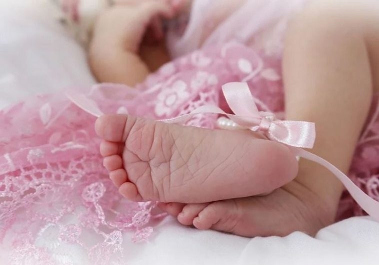 Момиче е първото коледно бебе, родено в Акушеро-гинекологичното отделение на