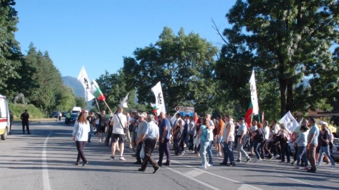 Жителите на село Бързия подготвят протест срещу решението на Агенция Пътна инфраструктура