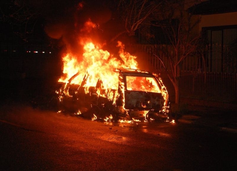 Лек автомобил БМВ е изгорял във врачанско село съобщиха от