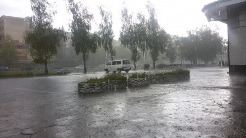 Болницата в Девин е била наводнена след излял се проливен