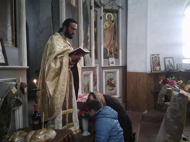 Отец Кирил Велинов който засега е единственият духовник получил заповед