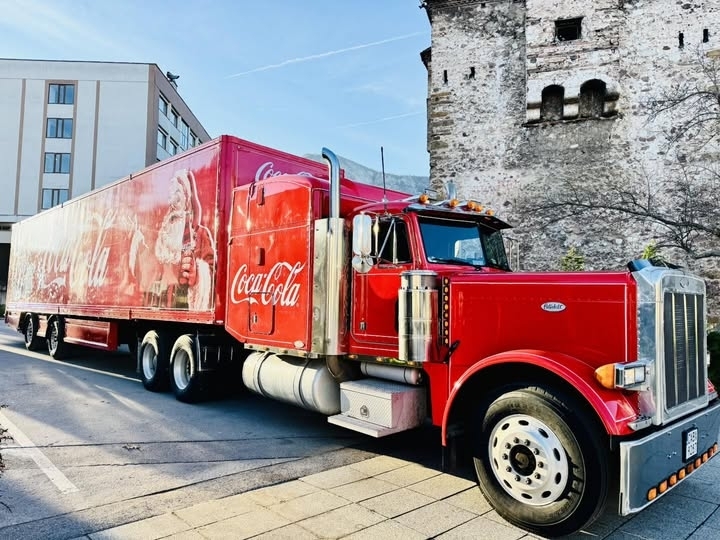 Камионът на Coca Cola пристигна във Враца съобщиха от общината