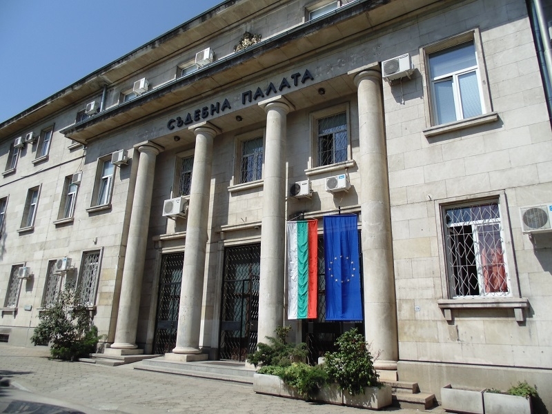В Общинската избирателна комисия във Враца е постъпил сигнал от