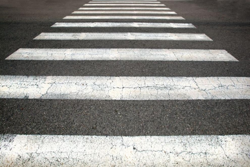 Жена е била блъсната на пешеходна пътека в Бургас, съобщиха