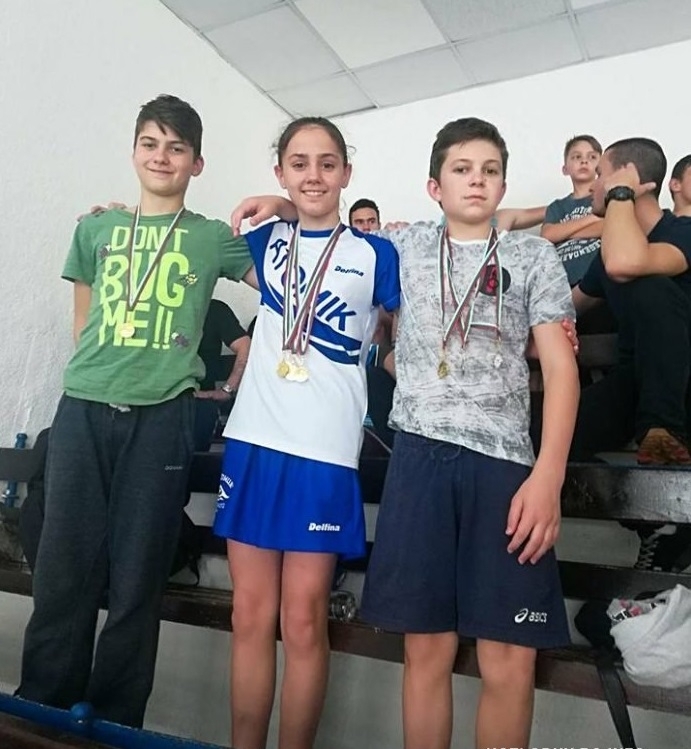 Цял куп със златни медали спечелиха плувците от ПК Атомик Козлодуй