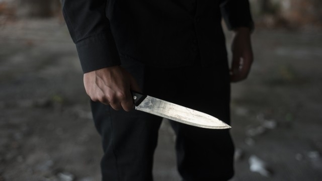 Мъж намушка с нож жена си в монтанското село Медковец