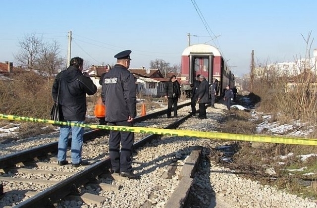 Влак прегази възрастен мъж в района на жп гара