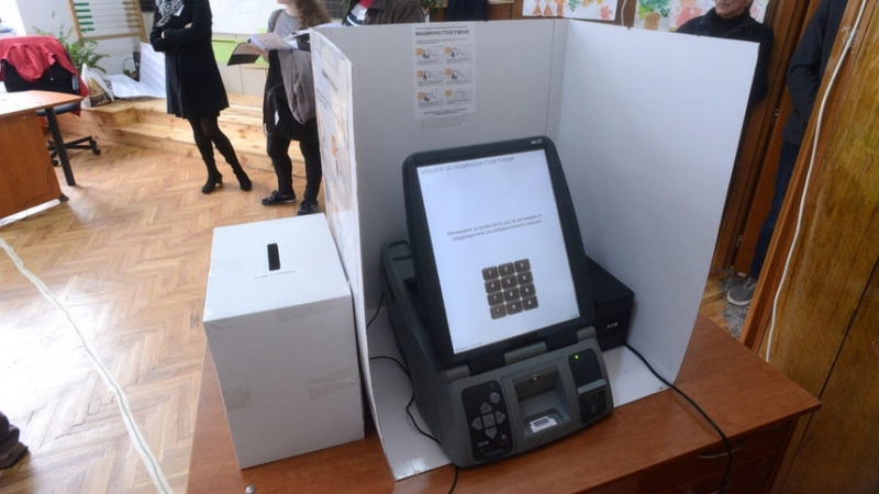 Да бъде въведено машинното гласуване до половин година, реши Софийският
