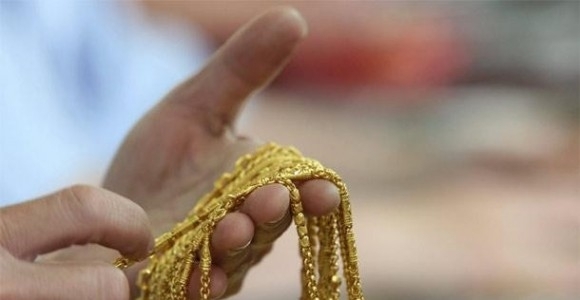 Крадци са отмъкнали злато от мъж празнувал годеж в Лом