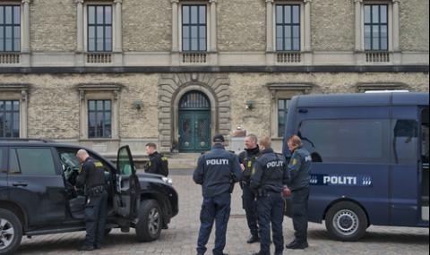 Стрелба е била открита в датския град Ругнстед, съобщи ТАСС.