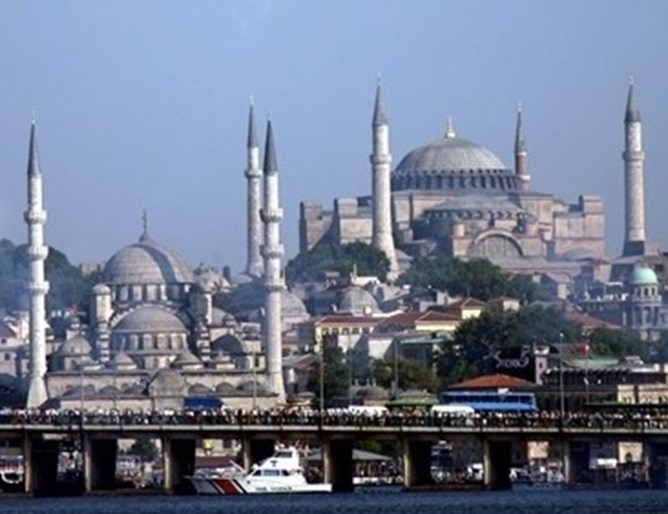 Два милиона и 412 хиляди туристи са посетили Истанбул през