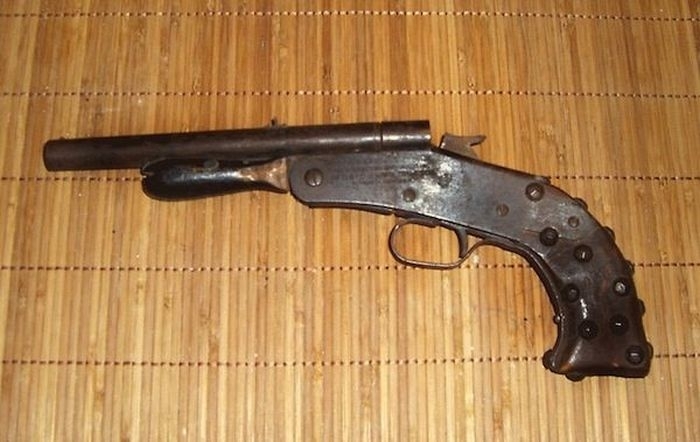 Ченгета откриха огнестрелно оръжие при обиск на къща във Врачанско,
