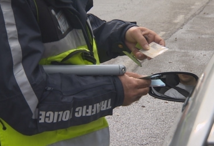 Шофьор се е опитал да подкупи полицаи в Криводол, съобщиха