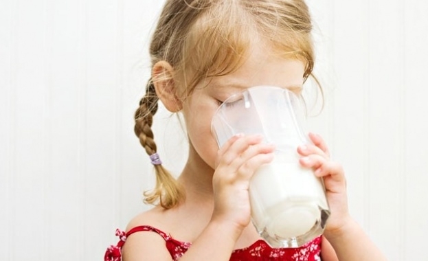 Френското правителство обяви днес мащабно изтегляне на адаптирани млека, произведени