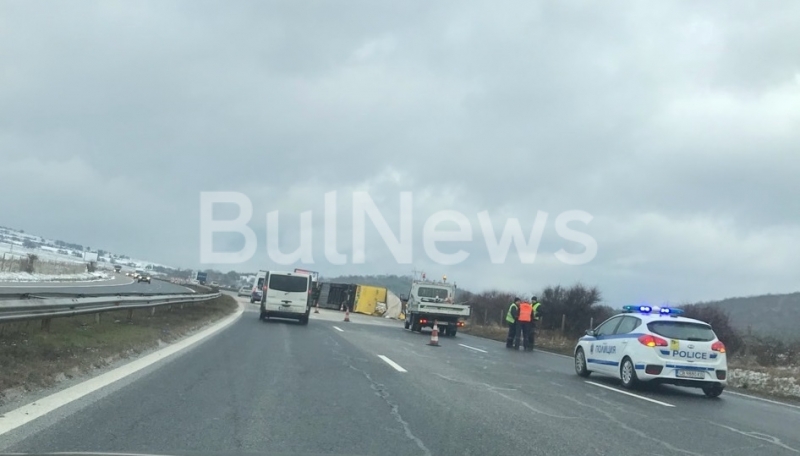 Пътен инцидент е станал на магистрала Хемус край София видя